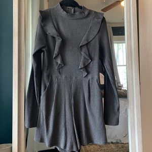 Long sleeve gray romper